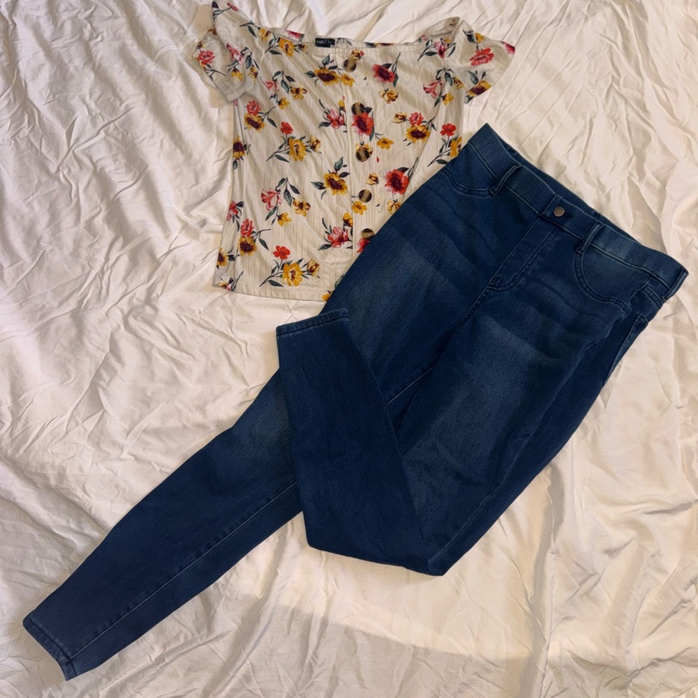 Rue21 Floral Blouse Top and Time & Tru Blue Jeans Set, both size medium